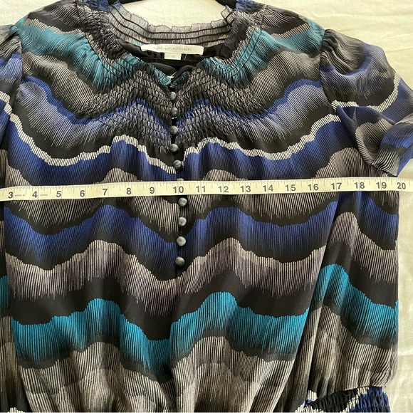 Diane Von Furstenburg Kelley Smocked Chiffon Silk Peacock Chevron Dress sz 12 - Picture 13 of 16